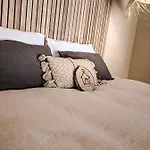 Coocon & فيلة